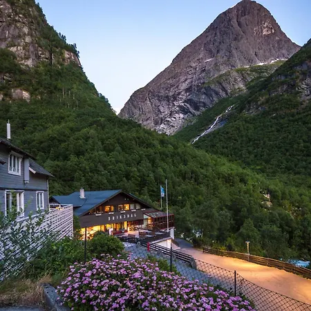 Han/Misafirhane Fjellstove Briksdalsbre